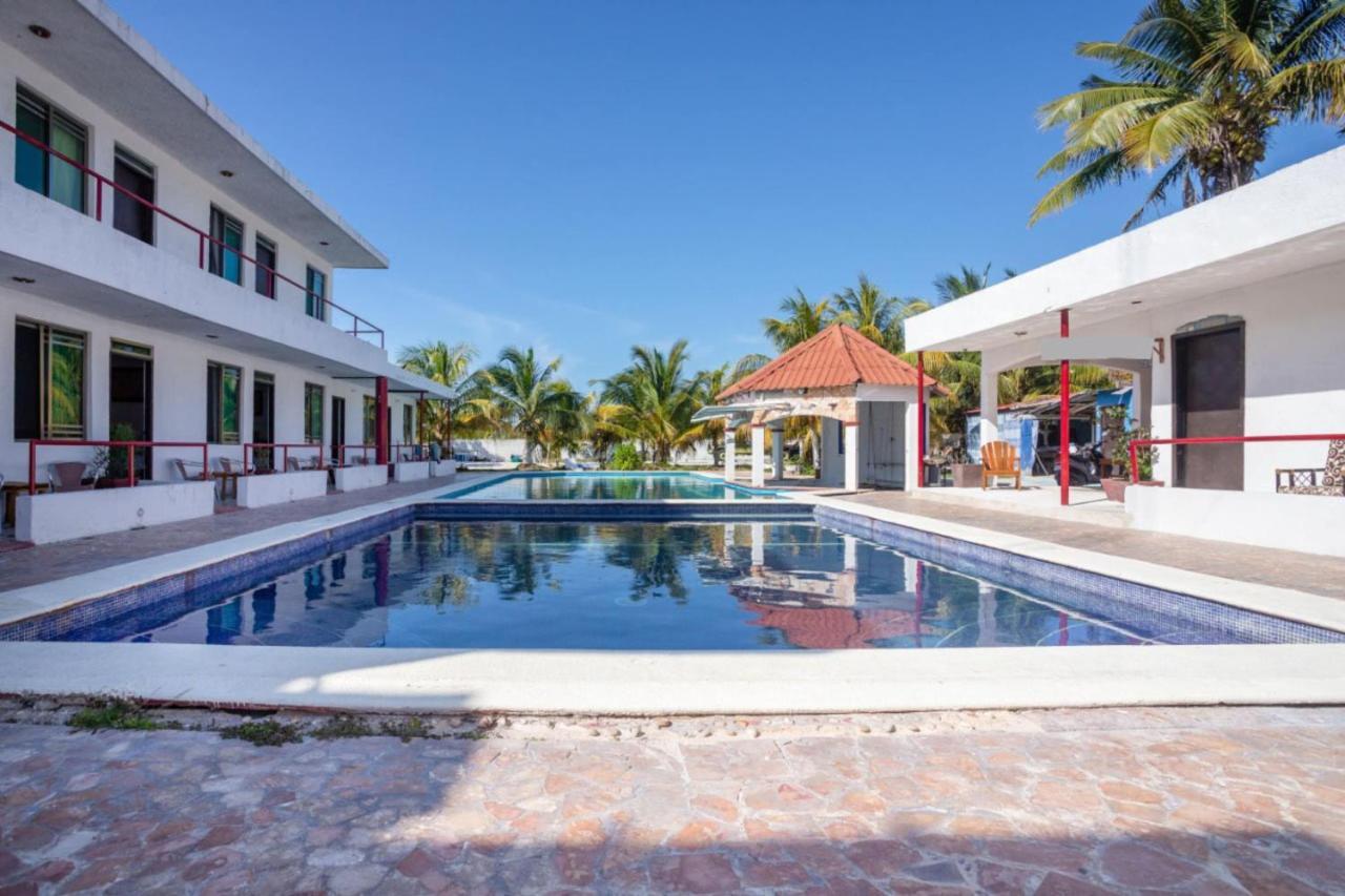Pelican Inn At Las Dunas Chelem Bagian luar foto