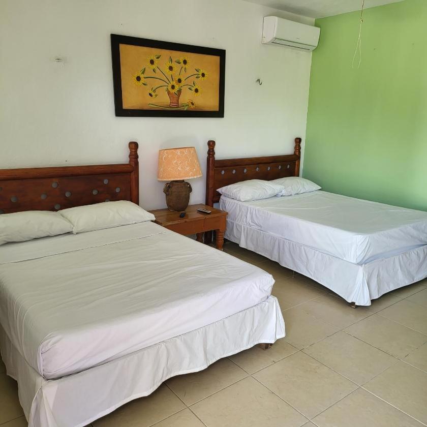 Pelican Inn At Las Dunas Chelem Bagian luar foto