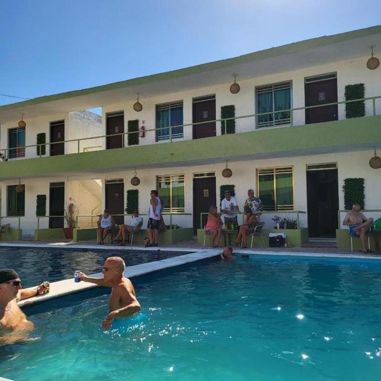Pelican Inn At Las Dunas Chelem Bagian luar foto