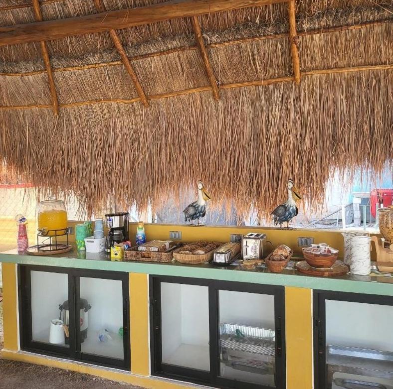 Pelican Inn At Las Dunas Chelem Bagian luar foto