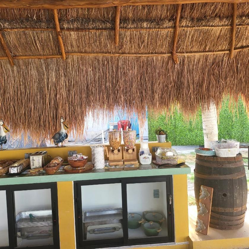 Pelican Inn At Las Dunas Chelem Bagian luar foto