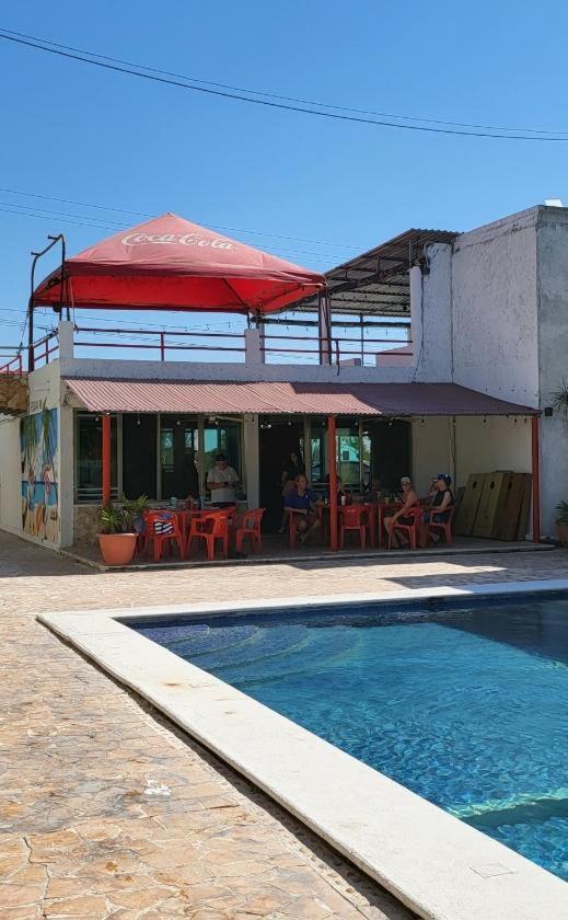 Pelican Inn At Las Dunas Chelem Bagian luar foto
