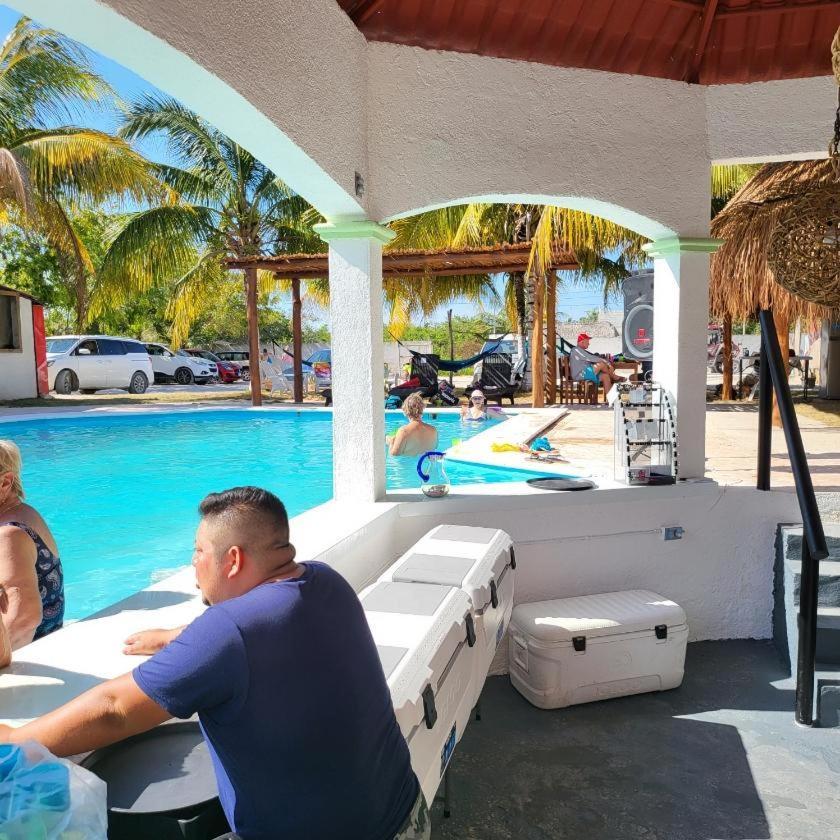Pelican Inn At Las Dunas Chelem Bagian luar foto