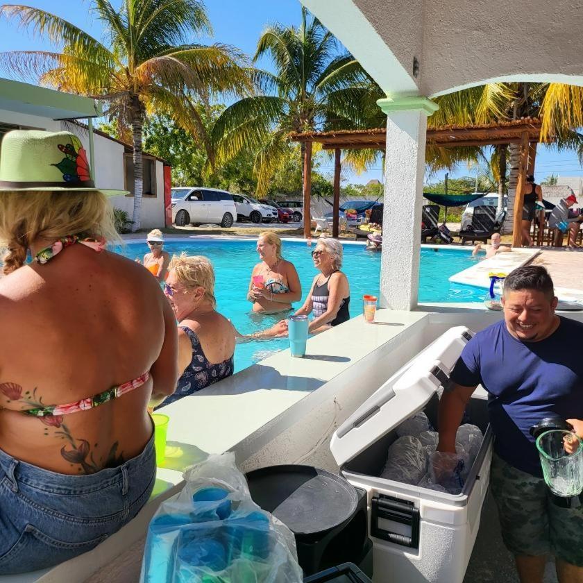 Pelican Inn At Las Dunas Chelem Bagian luar foto