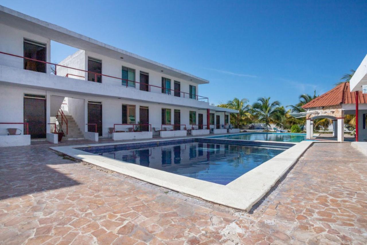Pelican Inn At Las Dunas Chelem Bagian luar foto
