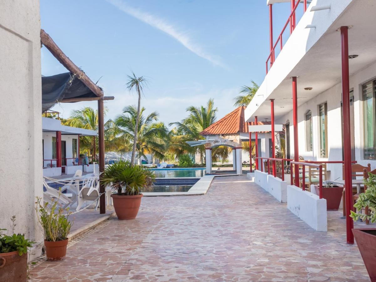 Pelican Inn At Las Dunas Chelem Bagian luar foto